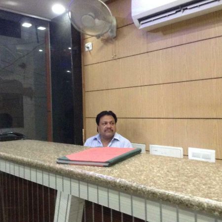 Adb Rooms Hotel De Pal Varanasi Exterior photo